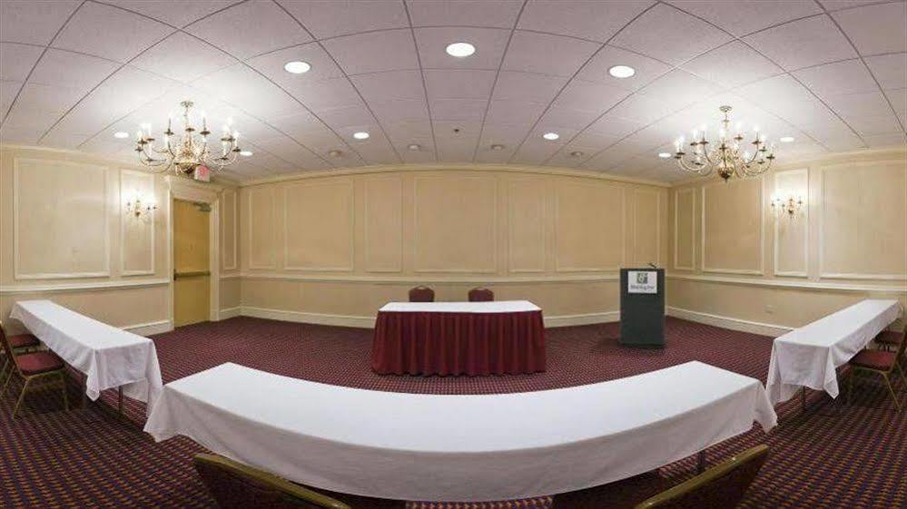 Boxboro Regency Hotel Boxborough Exterior photo